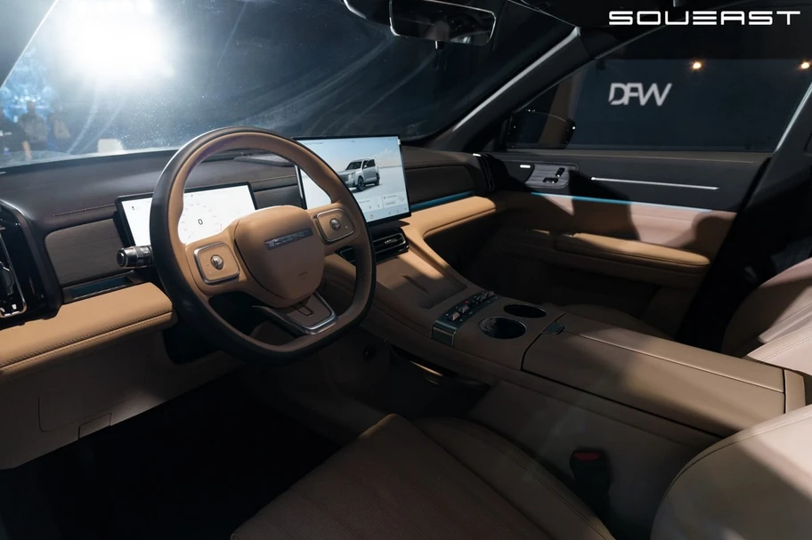 Soueast S08 i-DM debuta en el Dubai Fashion Week - Autocosmos