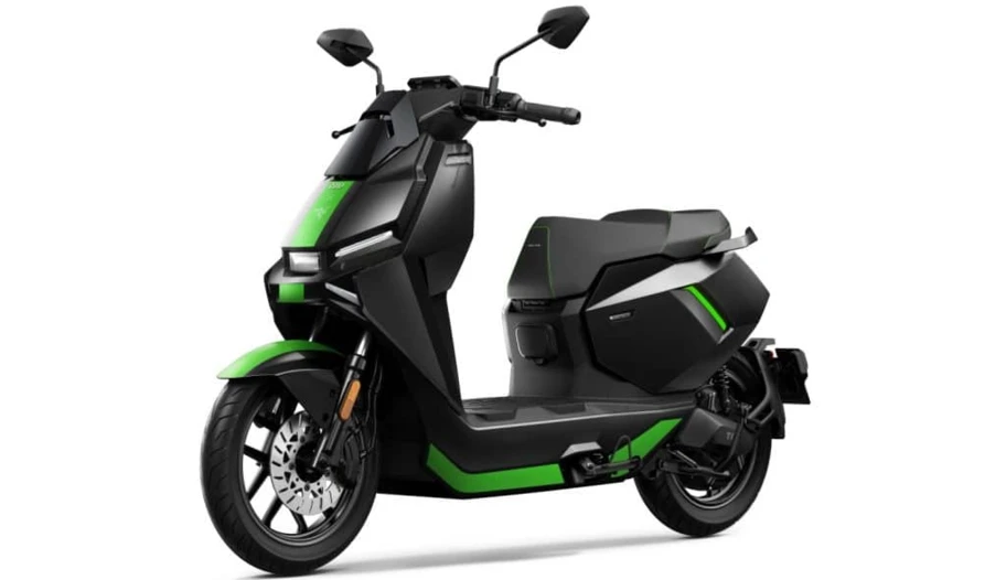 FQiX x Razer Special Edition, la moto eléctrica con ADN gamer de Razer y NIU - Autocosmos