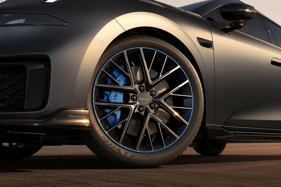 Lynk & Co 07 GT