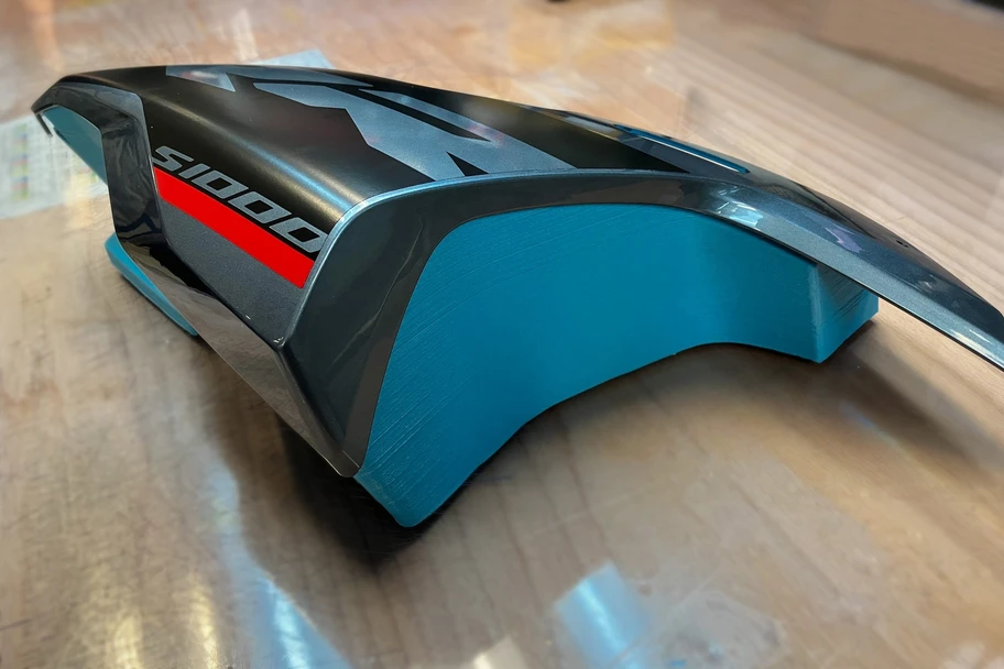 BMW crea un nuevo material de impresión 3D con polvo de desecho y piezas usadas - Autocosmos