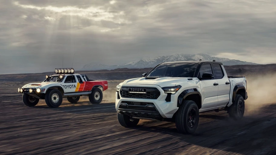 The new toyota tacoma is presented and is ahead of the next hilux