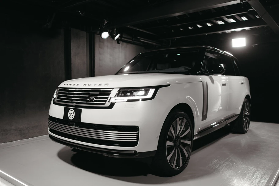 Range Rover Studio