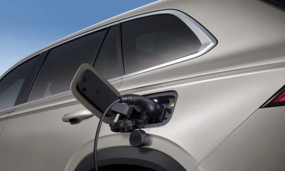 Geely Monjaro EM-i 2027 llega a México, la variante híbrida enchufable de este SUV mediano - Autocosmos