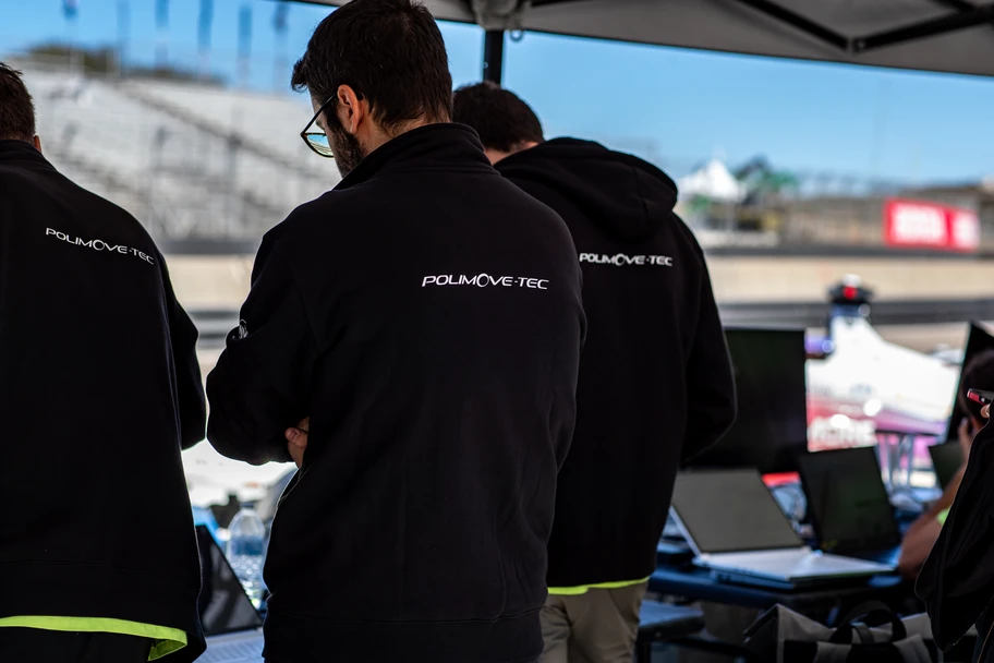 Estudiantes mexicanos participan en el Indy Autonomous Challenge y ganan podio - Autocosmos