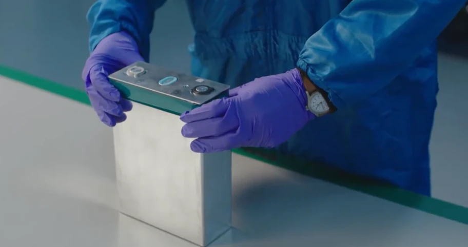 GM apuesta por baterías de iones de sodio para transformar el almacenamiento de energía - Autocosmos