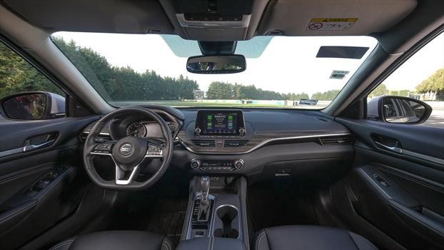 Nissan Altima 2019 - interior