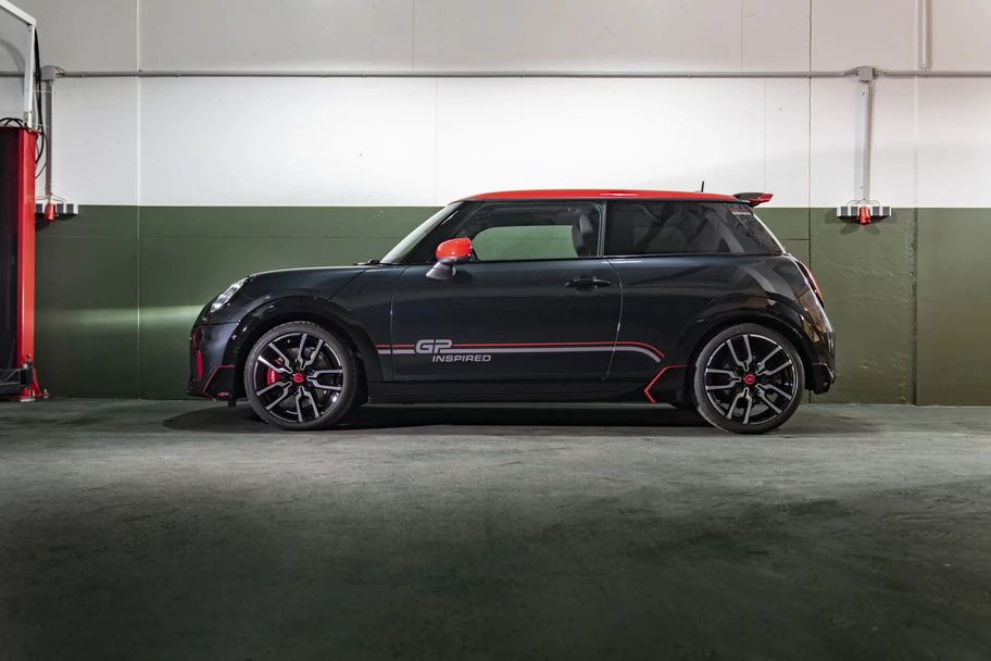 Mini John Cooper Works GP Inspired Edition llega a México, un homenaje al Mini más rápido - Autocosmos