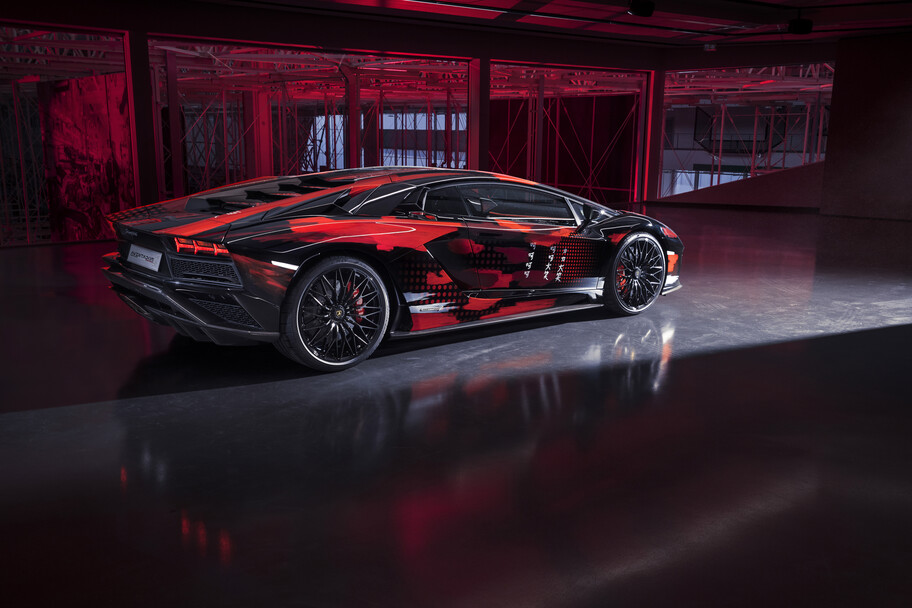 Este Lamborghini Aventador S es creación de uno de los diseñadores de moda  más famosos en Japón