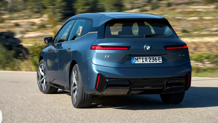 BMW iX