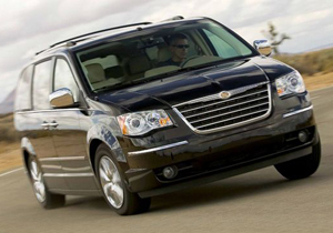 Chrysler llama a revisión cerca de 300,000 minivans