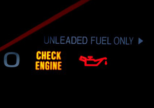 ¿Qué significa la luz de Check Engine en el tablero?