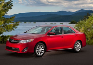 Toyota Camry 2012 se presenta en EU