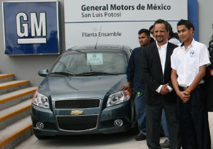 General Motors dona vehículos a instituciones educativas en San Luis Potosí