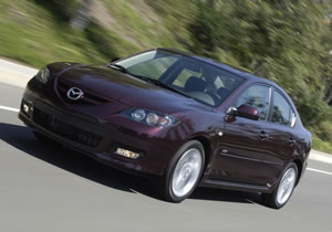 Mazda 3 y Mazda 5 llamados a revisión por problemas en la dirección
