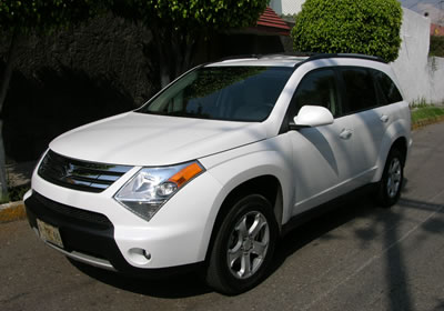 Suzuki XL7: Japonesa por fuera y Chevrolet por dentro
