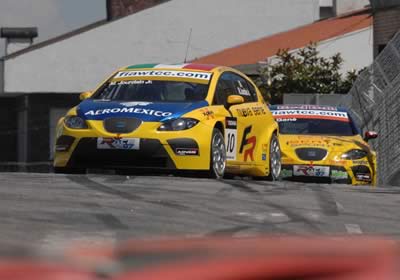 Los pilotos de Seat Sport suman más puntos en el circuito de Oporto