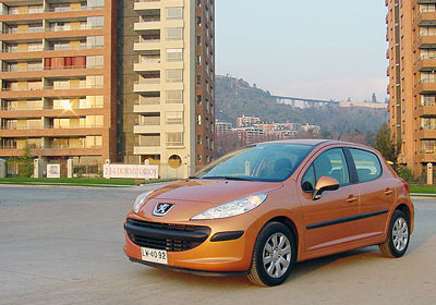 Probamos el nuevo Peugeot 207 1.4 16V: ¡Grande entre los compactos!