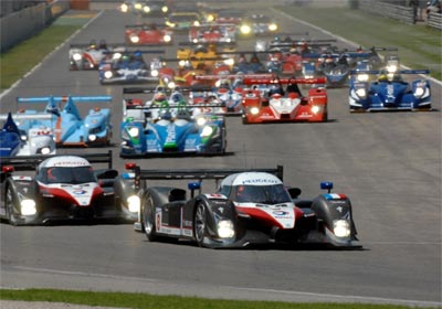 EL 908 HDi de Peugeot gana su primera carrera en Barcelona