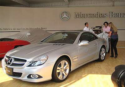 Mercedes Benz presenta sus modelos 2009