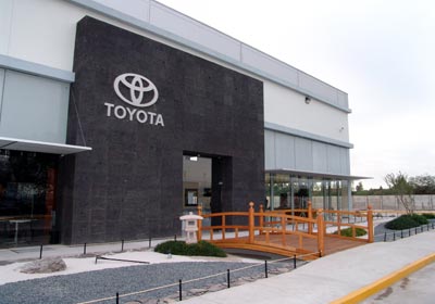 Refuerza Toyota su compromiso con la educación nacional
