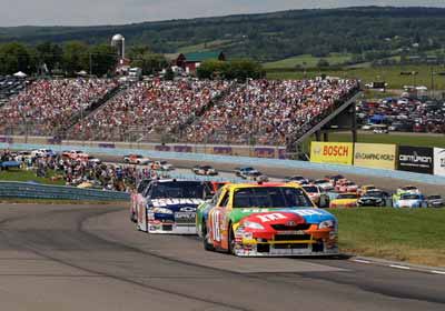 NASCAR corre en el óvalo de Michigan