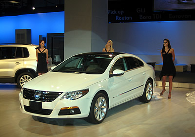 VW presenta Tiguan, Passat CC y Routan en el Salón de México