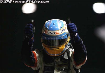 Fernando Alonso gana en Singapur