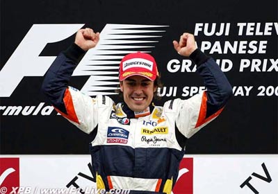 Alonso de nuevo consigue la victoria en Japón.