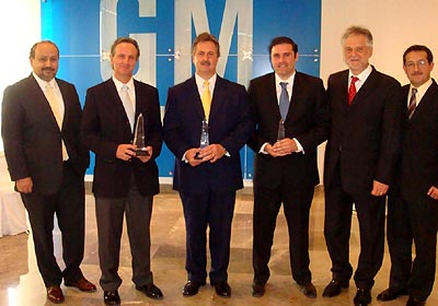 General Motors de México reconoce a sus distribuidores