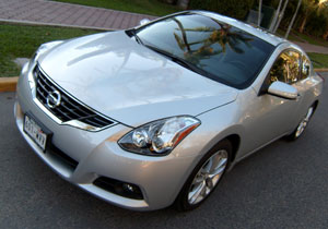 Nissan Altima presenta su nueva cara para el 2010