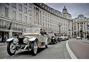 Rolls Royce celebra con desfile en Londres
