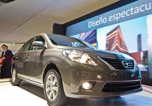 Nissan Versa 2012 debuta en el Salón de Guadalajara 2011