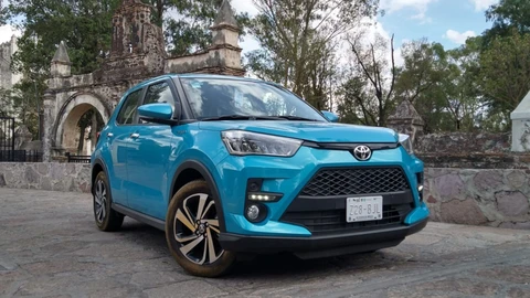 Toyota Raize 2022 a prueba, conoce el consumo de gasolina de este SUV alegre y asequible