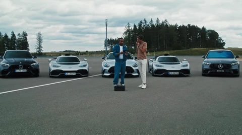 Video: Hamilton y Russell se divierten de lo lindo con los nuevos Mercedes-AMG
