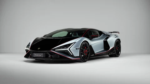 Lamborghini Revuelto SV estrena llantas Bridgestone