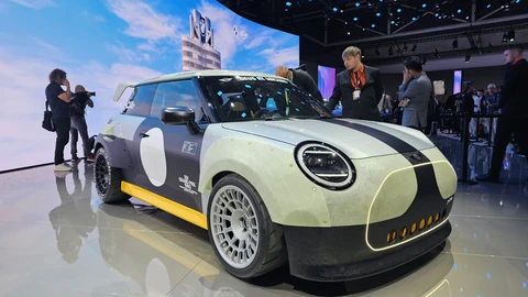 IAA Munich 2025: MINI se une a Deus Ex Machina para crear dos JCW únicos
