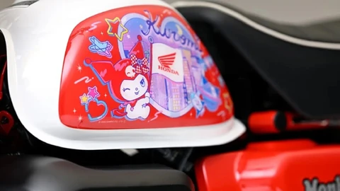 Honda Monkey 2026 puede personalizarse con accesorios originales inspirados en Kuromi