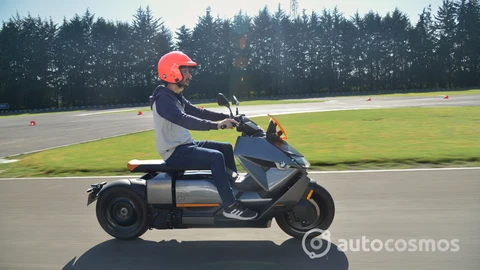 Lo mejor de 2022: BMW CE-04, un scooter eléctrico al límite