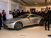 Aston Martin DB10 de James Bond fue subastado en $3.4 millones de dólares