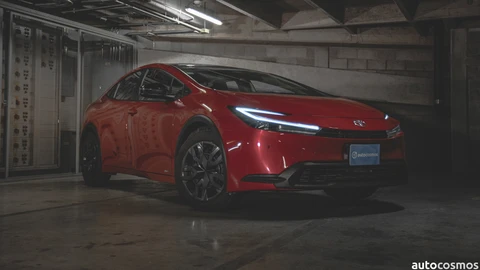 Toyota Prius 2024, a prueba: por esto se ha llevado tantos galardones en todo el mundo