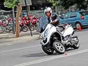 Piaggio MP3: La primera Scooter de tres ruedas ya está en Chile