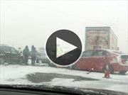 Video: camión juega bowling en ruta canadiense nevada