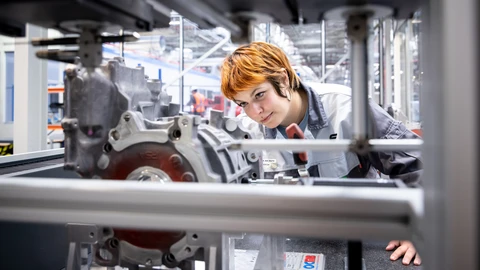 Stellantis acelera la producción de su motor M3 para autos compactos 100% eléctricos