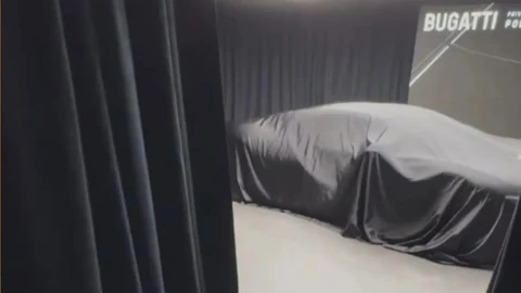 Sucesor del Bugatti Chiron se deja ver cubierto por una lona