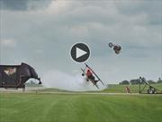 Video: Una moto salta por encima de un avión 