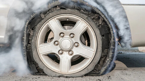 Las señales que indican que es momento de cambiar los neumáticos del automóvil