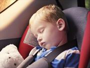 Dos padres crean dispositivo para evitar que deje a su hijo en el carro