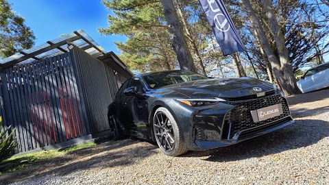 Lexus inicia la comercialización en Chile de su retocado IS 300h
