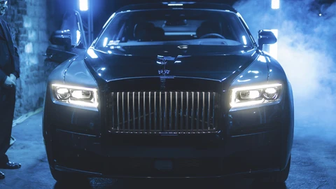 Rolls-Royce Ghost Black Badge llega a México, simple y perfecto