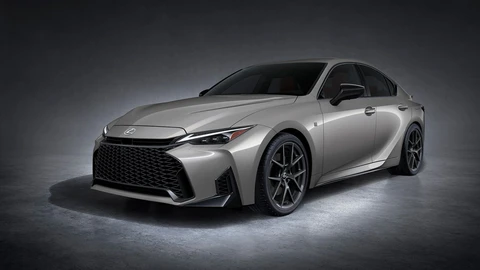 Lexus presentó una nueva actualización de su sedán de entrada IS